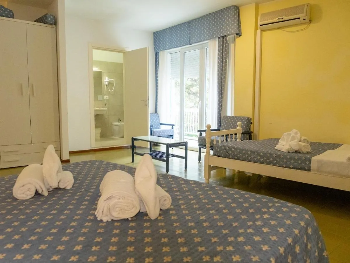 Family Hotel Alexander - Azzurro Club Lido di Jesolo 3*,